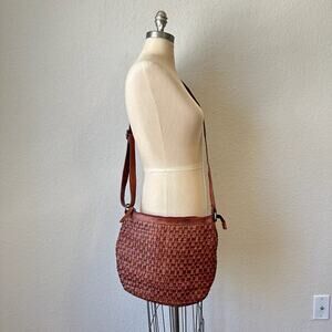 VILENCA Holland Crossbody Bag Brown Woven Leather Adjustable Strap Boho Hobo